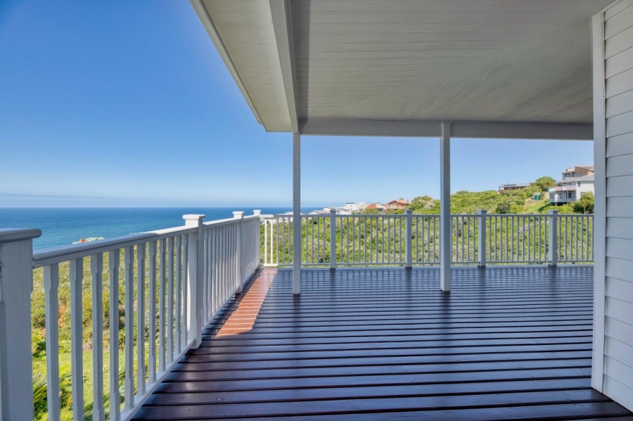 3 Bedroom Property for Sale in Herolds Bay Western Cape